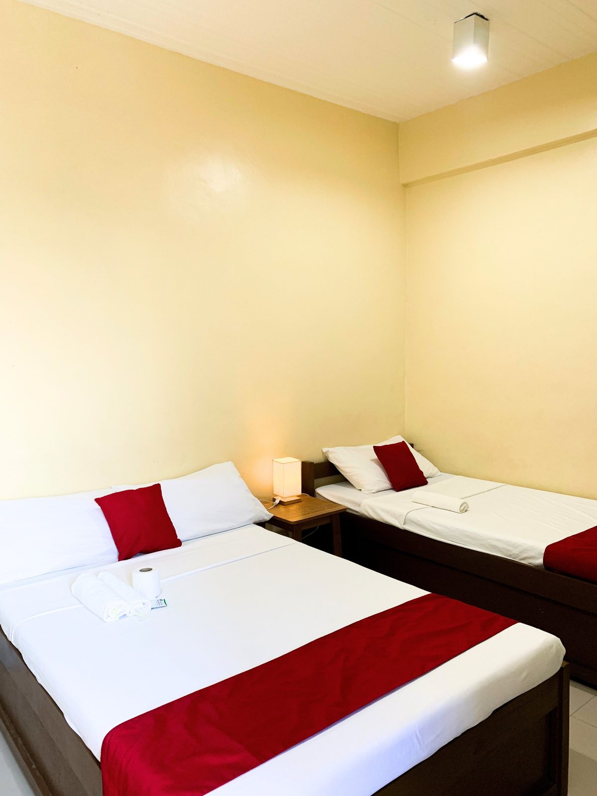 Triple Room at Ched's Apartelle